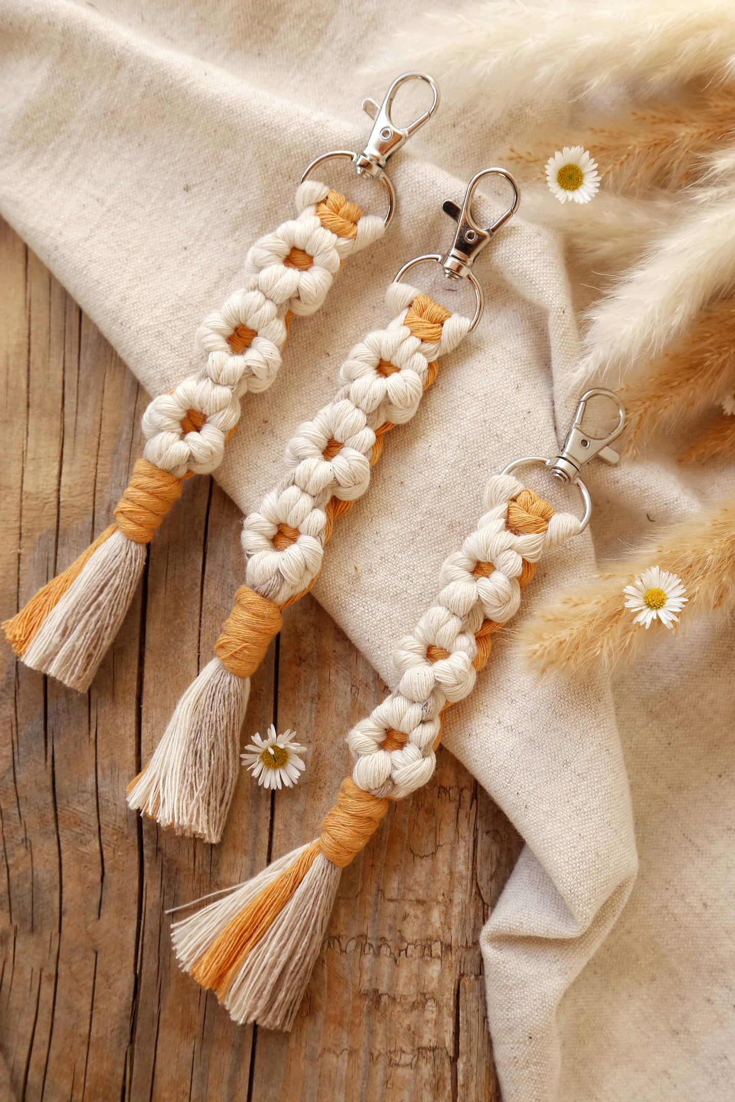Macrame Daisy Keychain