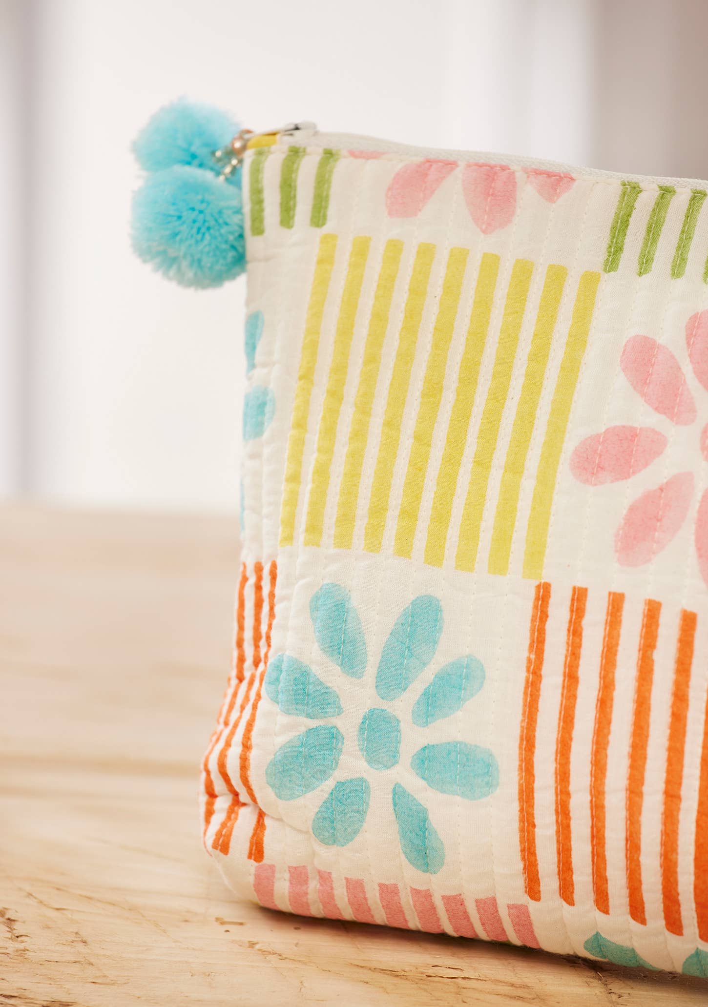 Daisy Checkered Print Pouch