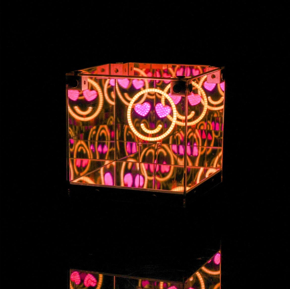 LED 3D Mirror Cube