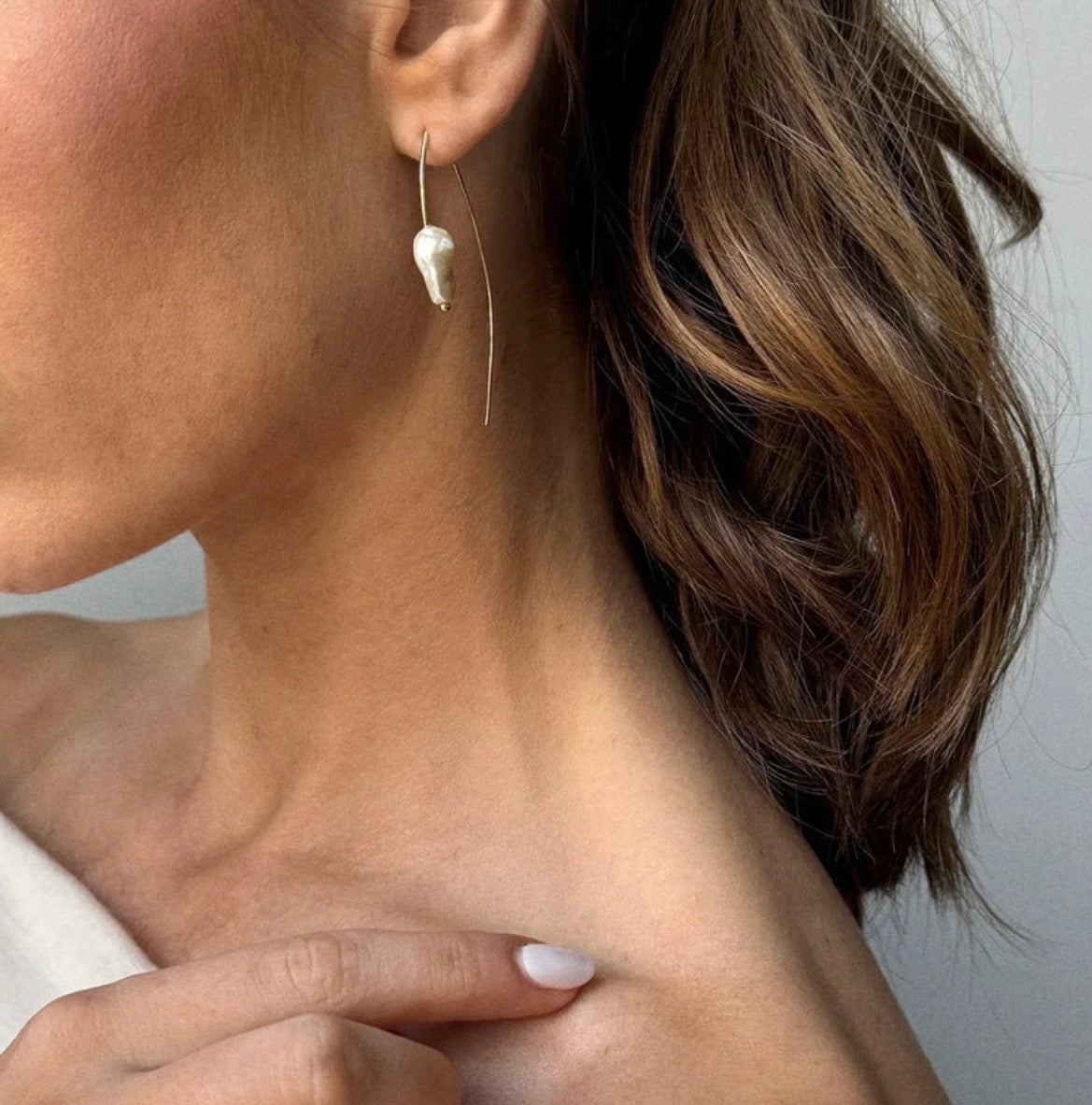 Teagan Threaded Pearl Earrings
