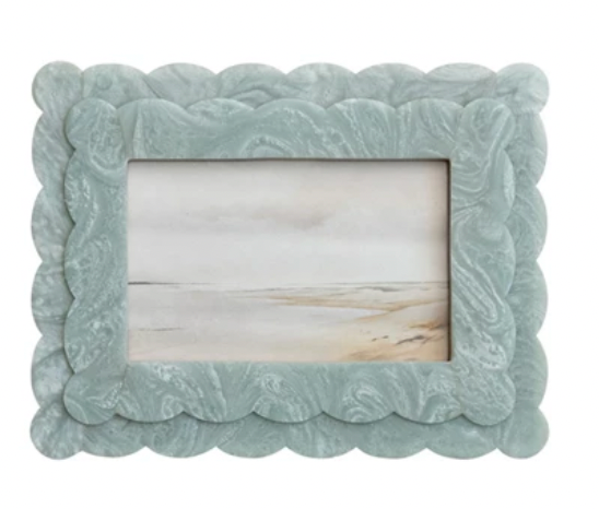 Dual Layer Scalloped Photo Frame