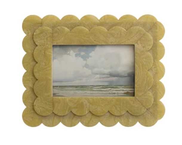 Dual Layer Scalloped Photo Frame