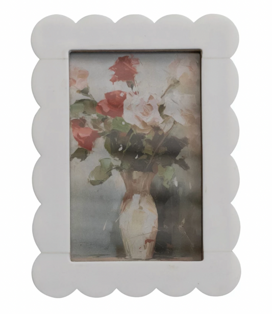 Resin Scalloped Photo Frame