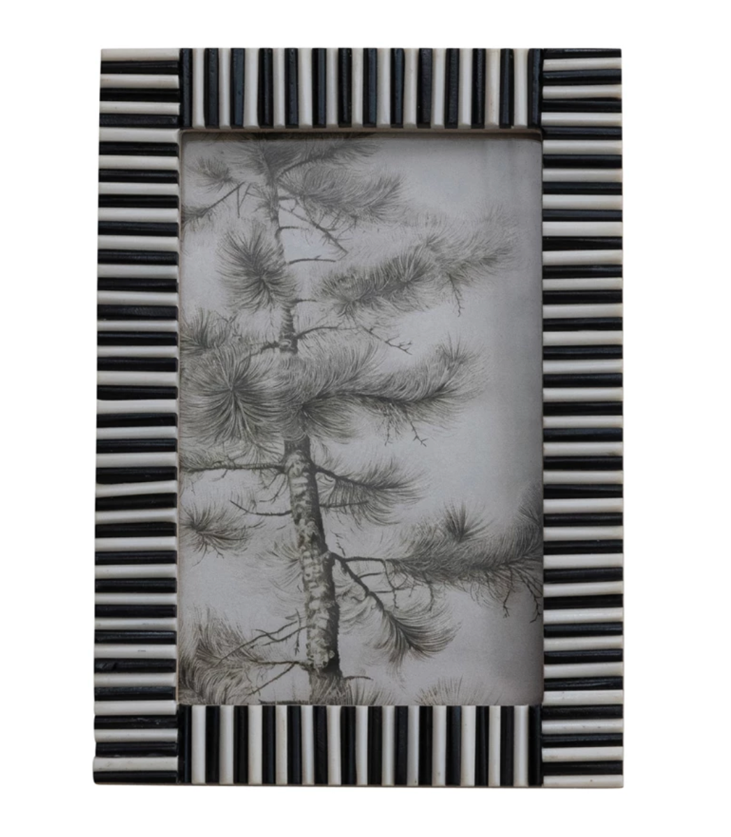 Ribbed Black + White Photo Frame