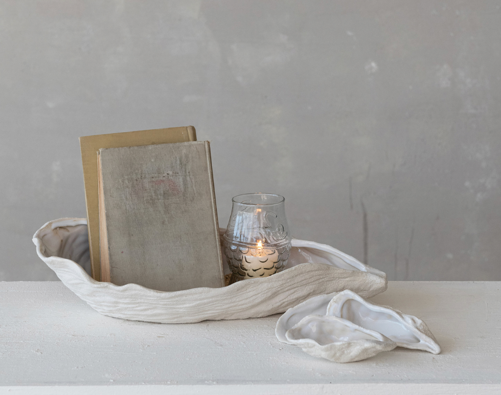 Stoneware Oyster Shell-Shaped Bowl