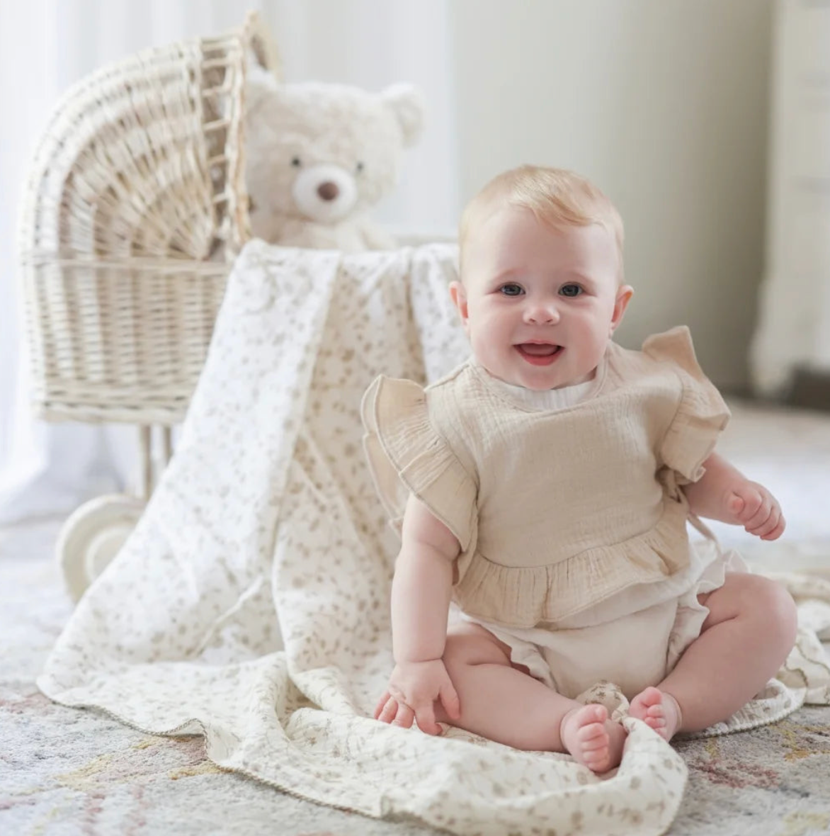 Muslin Ruffled Bibs Organic Muslin Ruffle Bibs – Beck + Brix Home