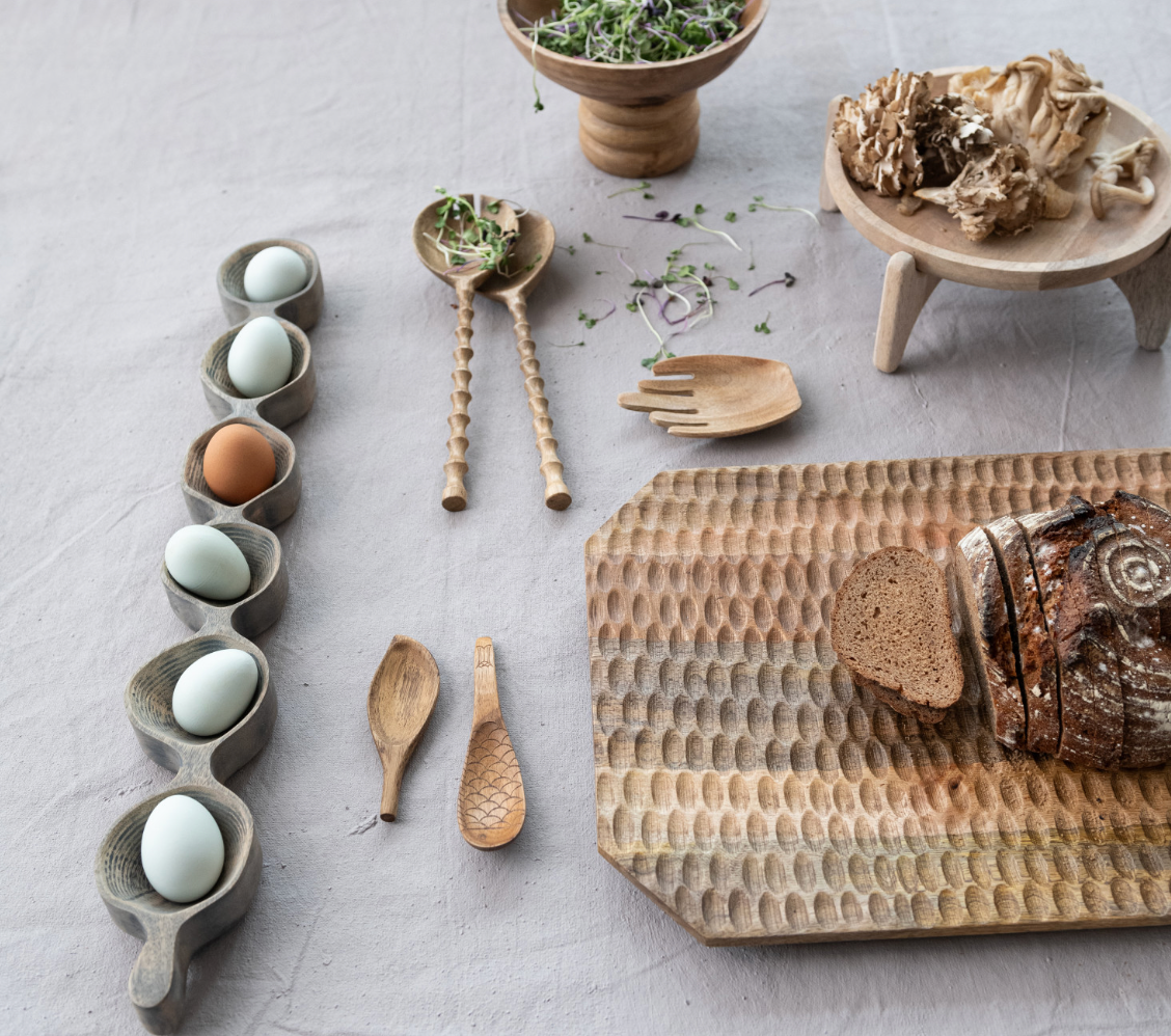 Carved Mango Wood Serving Dish with Handle + 6 Sections